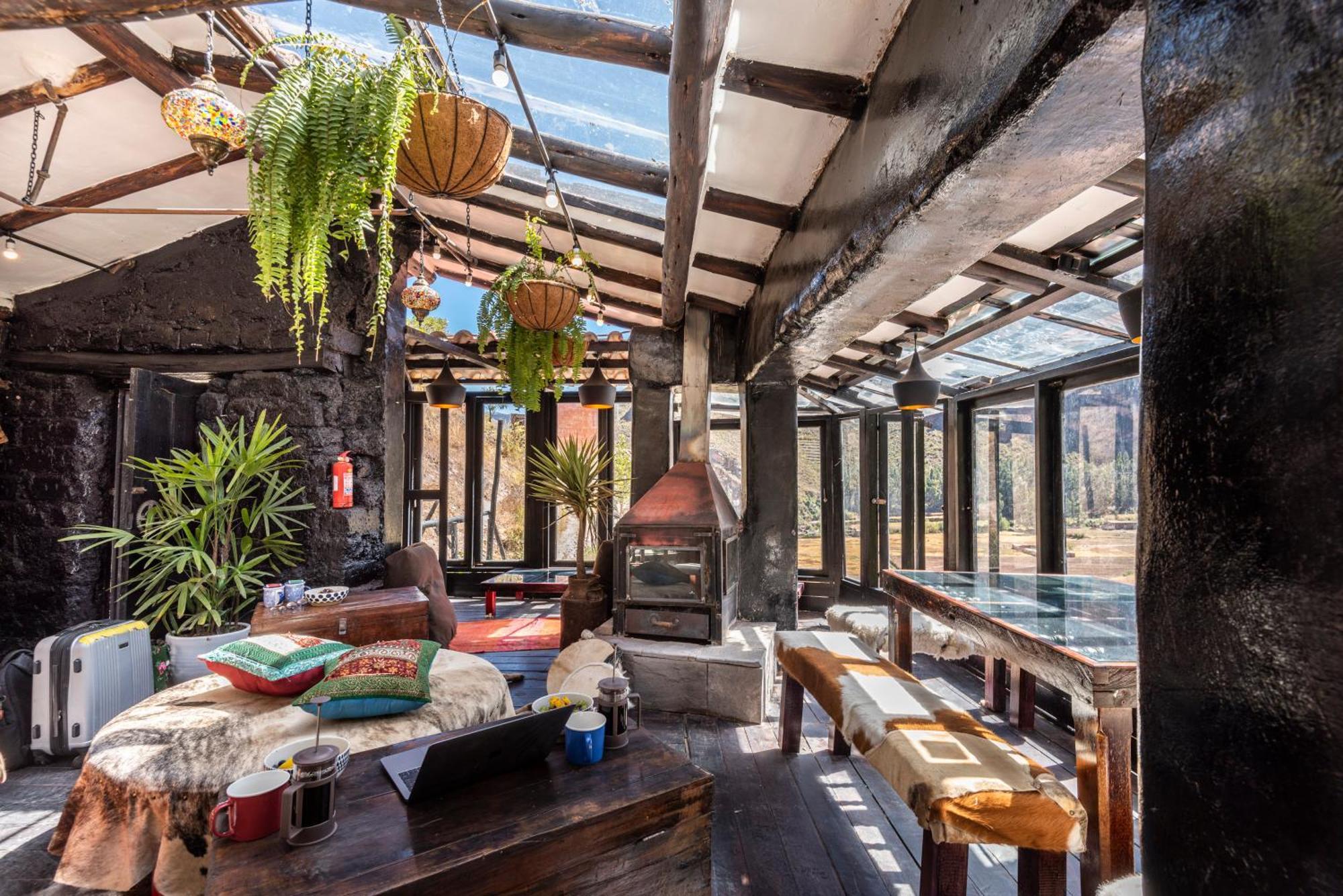 Wolf Totem Steam Punk Guesthouse 皮萨克 外观 照片